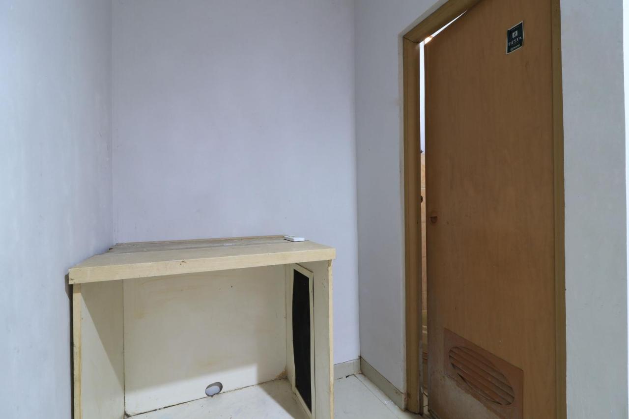 Hotel Minimalis Mampang