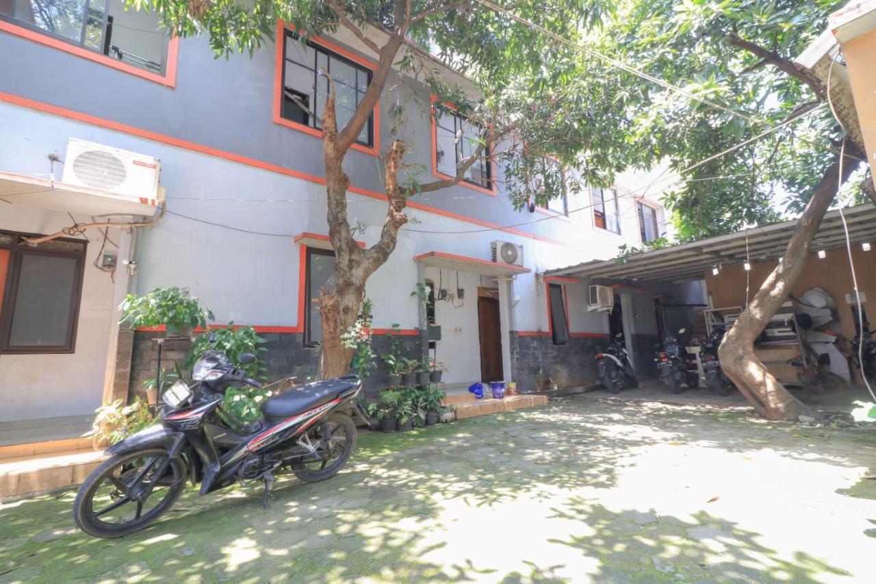 Minimalis Mampang Hotel *